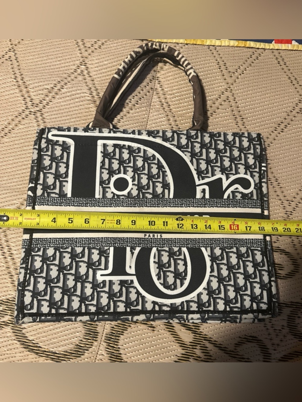 Dior Black and White Tote with Signature Logo Print - Picture 4 of 12